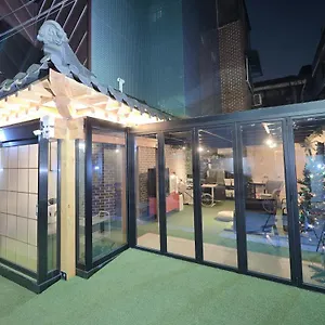 ゲストハウス ワイズ ハウス ホンデ